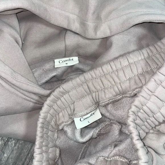 Comfrt Sweatshirt & Sweatpants Set - Picture 3 of 3